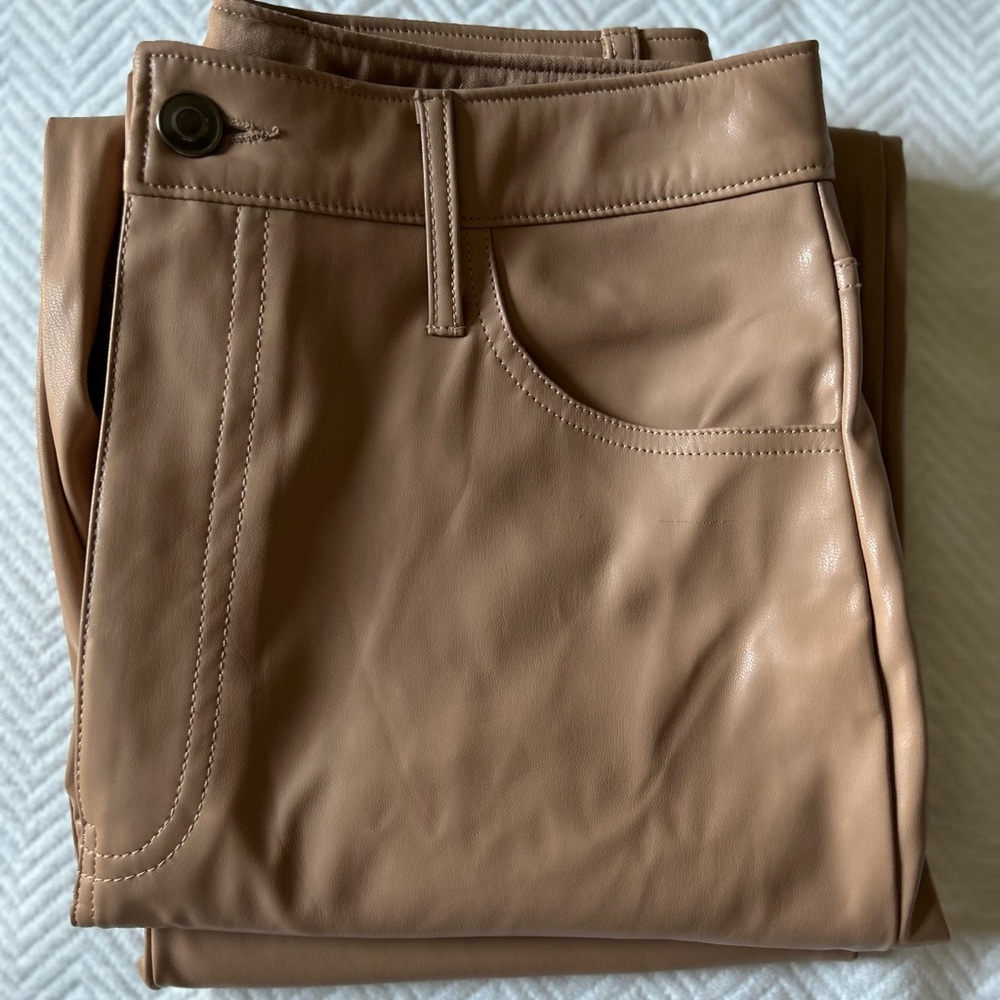 Straight legs pants!